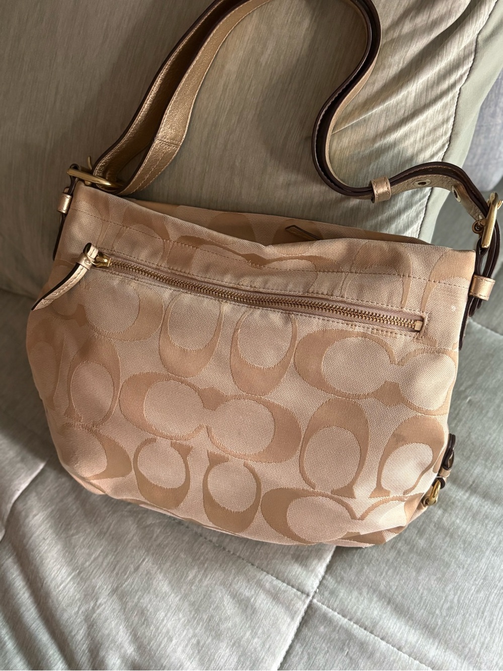 Coach Cream Shoulder/Crossbody Bag - Picture 3 of 5